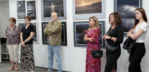 &bdquo;Ścieżki we mgle&rdquo; otworzyły sezon wystawienniczy [Zdjęcia]