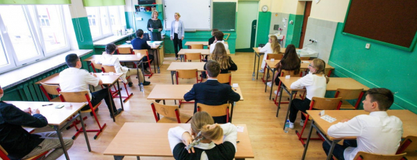 Egzaminem z języka polskiego rozpoczął się trzydniowy egzamin &oacute;smoklasisty