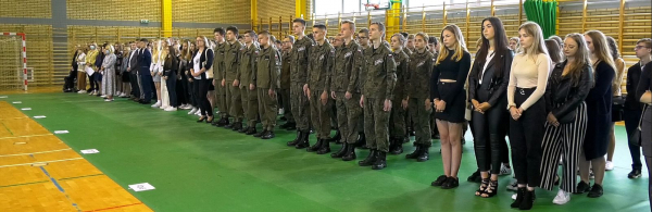 „Witaj Szkoło” uczniowie dąbrowskiego Zespołu Szkół powitali rok szkolny 2021-2022 [Film]