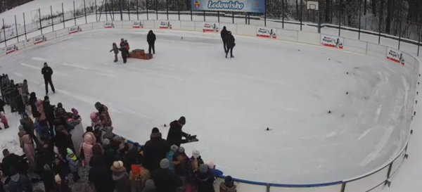 Oglądaj Mistrzostwa Szkoły  SP 1 w Łyżwiarstwie NA ŻYWO [Kamera IP Lodowisko]