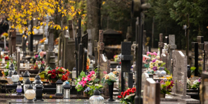 Światło pamięci i nadziei. O sensie 1 i 2 listopada opowiada ks. Jarosław Ciuchna