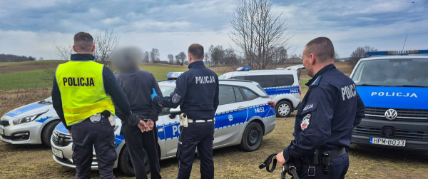 Spowodował kolizję i uciekł - miał zakaz prowadzenia pojazd&oacute;w