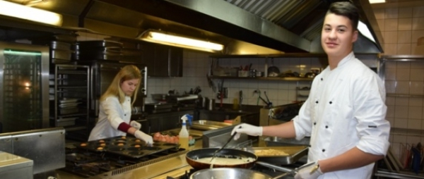 Pierwszy dzień pobytu w Grecji młodzieży z ZSR w Sok&oacute;łce [Zdjęcia]