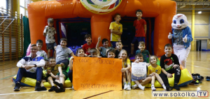 20-cioro dzieci uczęszcza na aktywne zajęcia &bdquo;Ferie ze Szczypiorniakiem&rdquo;