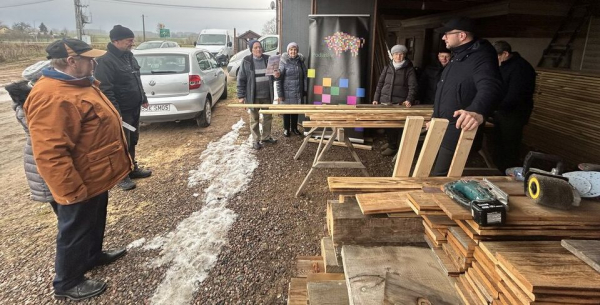 Wzięli udział w warsztatach poświęconych renowacji religijnych pamiątek historycznych