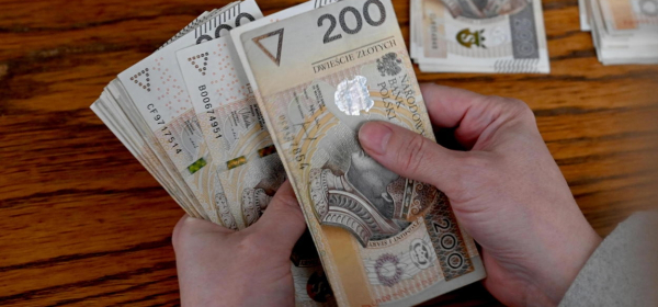 Wzrost wynagrodzeń w 2024 r. może podnieść zdolność kredytową Polak&oacute;w o kilka do kilkunastu proc.
