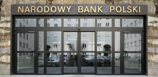 Raport: obniżka stóp NBP z niewielkim wpływem na wysokość rat płaconych za samochody