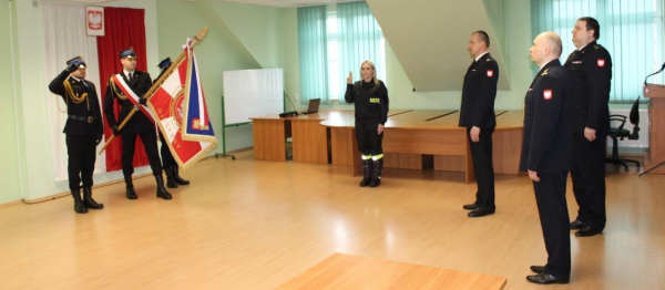Uroczyste ślubowanie funkcjonariuszki KP PSP Sok&oacute;łka. [Zdjęcia]