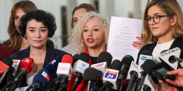 Lewica zapowiada złożenie dw&oacute;ch projekt&oacute;w ustaw ws. liberalizacji przepis&oacute;w dot. aborcji