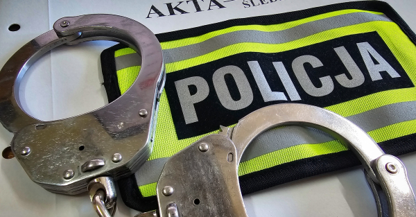 Poszukiwany zgłosił się na komisariat: 30-latek trafił do aresztu