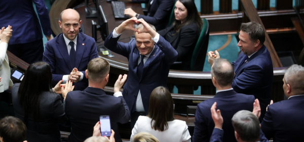 Za wyborem Donalda Tuska na premiera posłowie KO, Polski 2050-TD, PSL-TD i Lewicy; przeciw - PiS, Kukiz'15 i Konfederacja