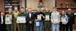 Młodzi pasjonaci pożarnictwa zmierzyli się w powiatowym turnieju