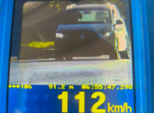 Otrzymał mandat oraz stracił prawo jazdy