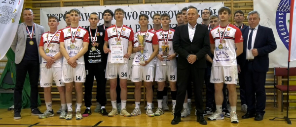 Dąbrowski Zesp&oacute;ł Szk&oacute;ł najlepszy w Licealiadzie wojew&oacute;dztwa podlaskiego w piłce ręcznej chłopc&oacute;w