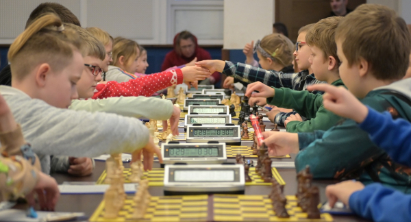 Turniej szachowy z Mikołajem w tle