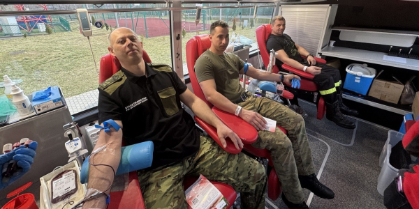 Pomaganie mają we krwi. Wsp&oacute;lna inicjatywa służb w Nowym Dworze.