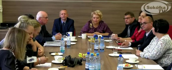 Śniadanie z mediami: Za czyje i za ile? "Sk&oacute;ra, fura i kom&oacute;ra" [Film]