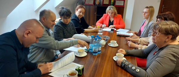 Podpisanie um&oacute;w na realizację zadań publicznych Gminy Krynki na 2024 rok [Zdjęcia]