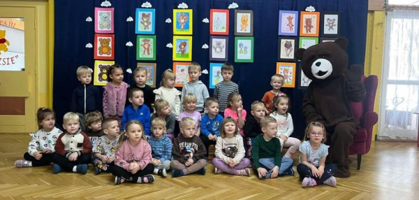 „Dzień Pluszowego Misia” – czyli wędrowanie i świętowanie z biblioteką