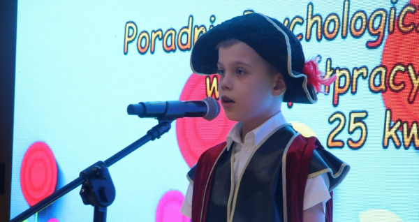 V Międzyszkolny konkurs recytatorski ph. "Wierszyki Ćwiczące Języki" [Film, Zdjęcia]