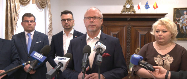 Konferencja prasowa Jacka Protasa w Sok&oacute;łce [Film]