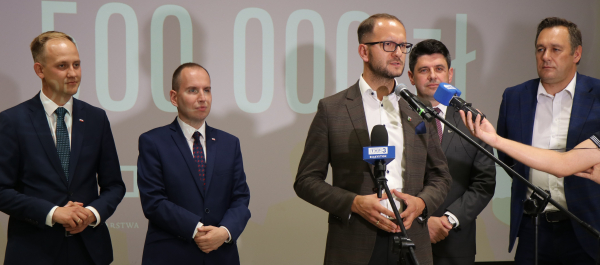 Powiat Sok&oacute;lski otrzymał 4,5mln zł. na budowę boisk sportowych [Zdjęcia]
