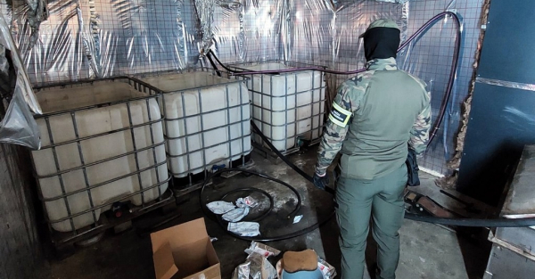 Białostocka KAS zlikwidowała bimbrownię i przejęła nielegalny alkohol